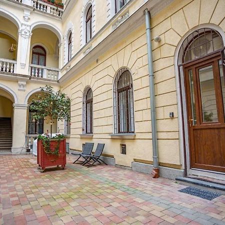 Boutique Apartment In Akacfa Street 부다페스트 외부 사진