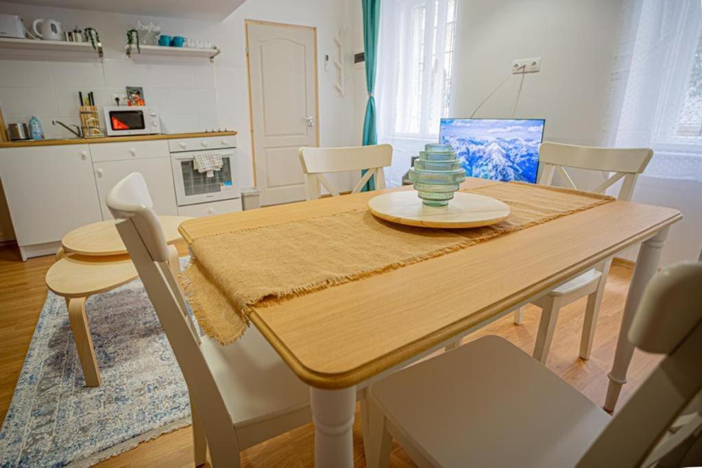 Boutique Apartment In Akacfa Street 부다페스트 외부 사진